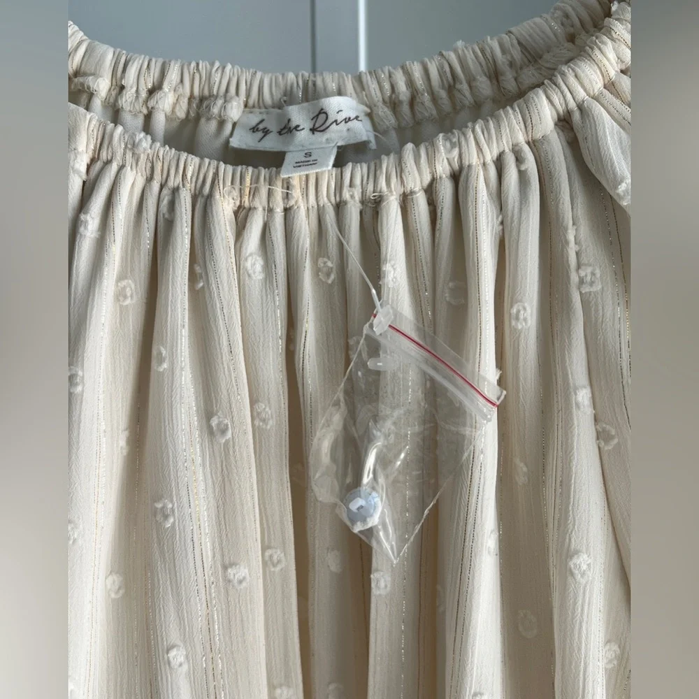 BY THE RIVER - Ivory Bubble Top